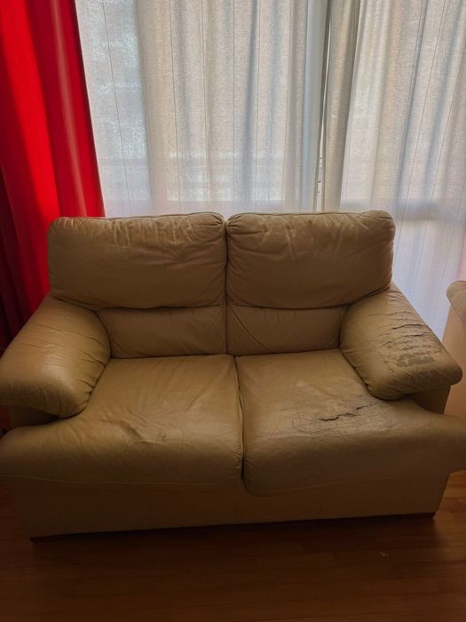 Vendo Sofá-Cama de Pele