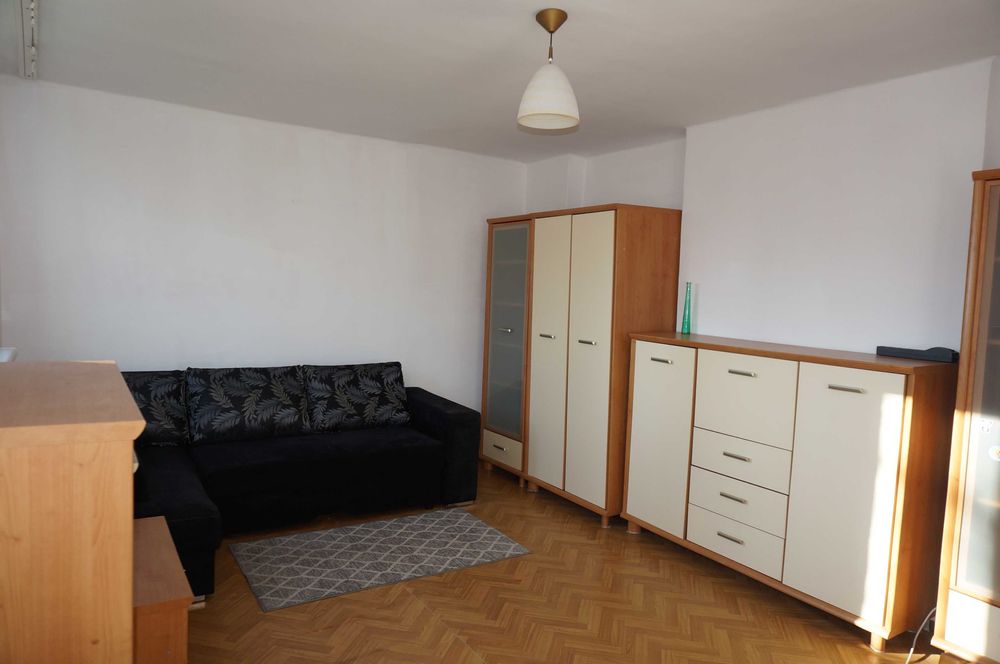 Mieszkanie 37 mkw na 1 piętrze w niskim bloku na Górczynie