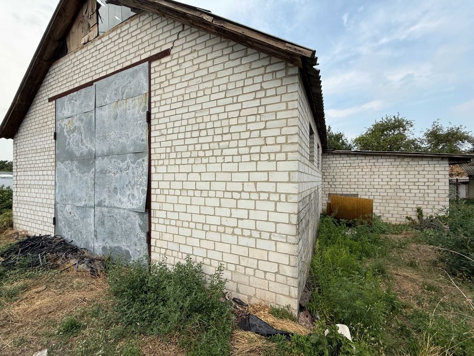 Продаж домоволодіння з двома будинками для великої родини в с. Вергуни