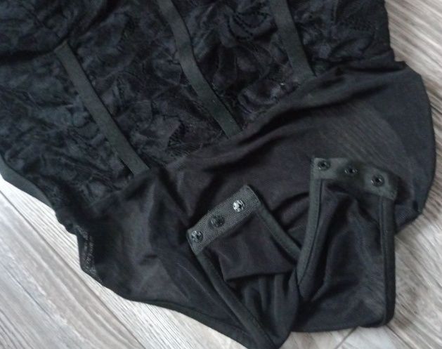 Body satynowe z koronką czarne 1XL elegant night Shein Curve