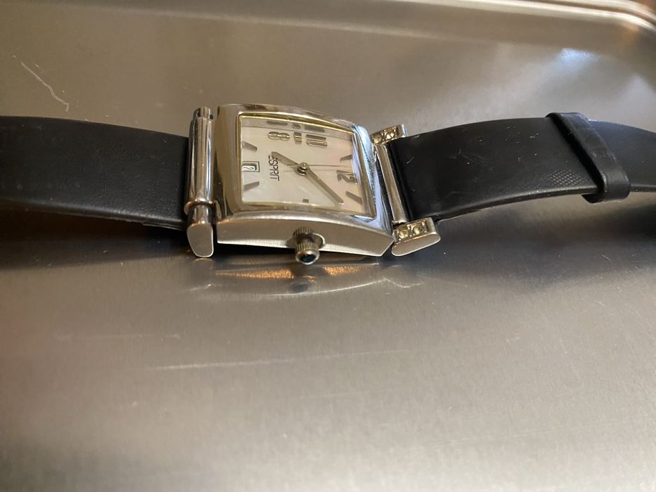 Esprit женские часики с оригинальным ремешком