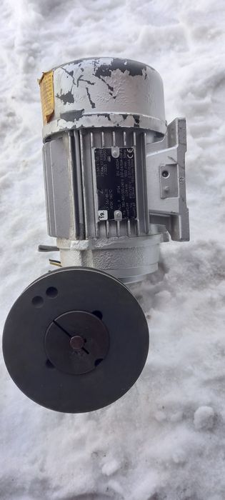 Мотор с редуктором