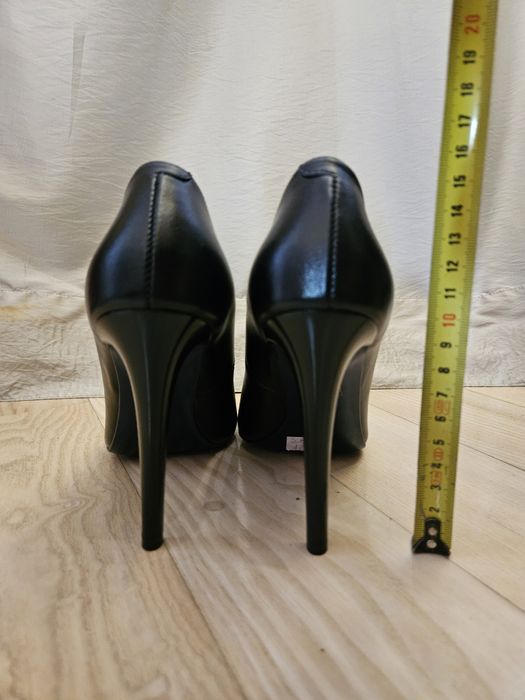 Szpilki Monnari r. 38 jak nowe