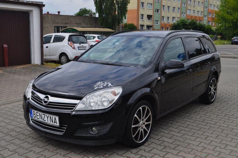 Opel Astra LIFT 1.6 115KM benzynka ALU17 klima