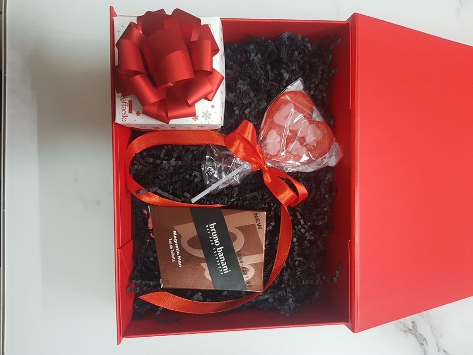 Pudełko z prezentem -perfumy