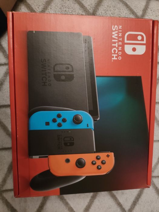 Nintendo Switch + etui + karta pamięci+ szyba
