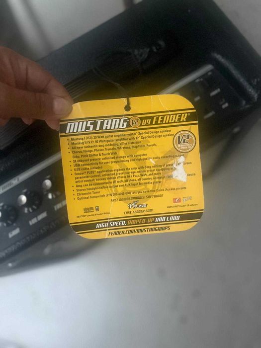 FENDER Mustang V2
