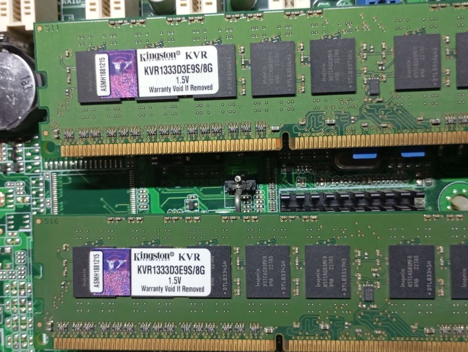 Материнська плата ASUS P8B-C/4L