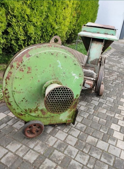 Dmuchawa z silnikiem 7,5 KW.