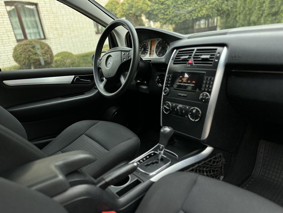 Продам мерседес Б класс 1.7 бензин АВТОМАТ
