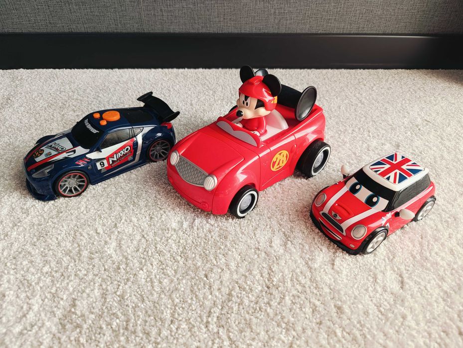 samochód interaktywny (3 szt.) + GRATIS