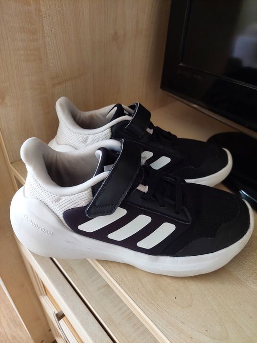 Продам дитячі кросівки Adidas