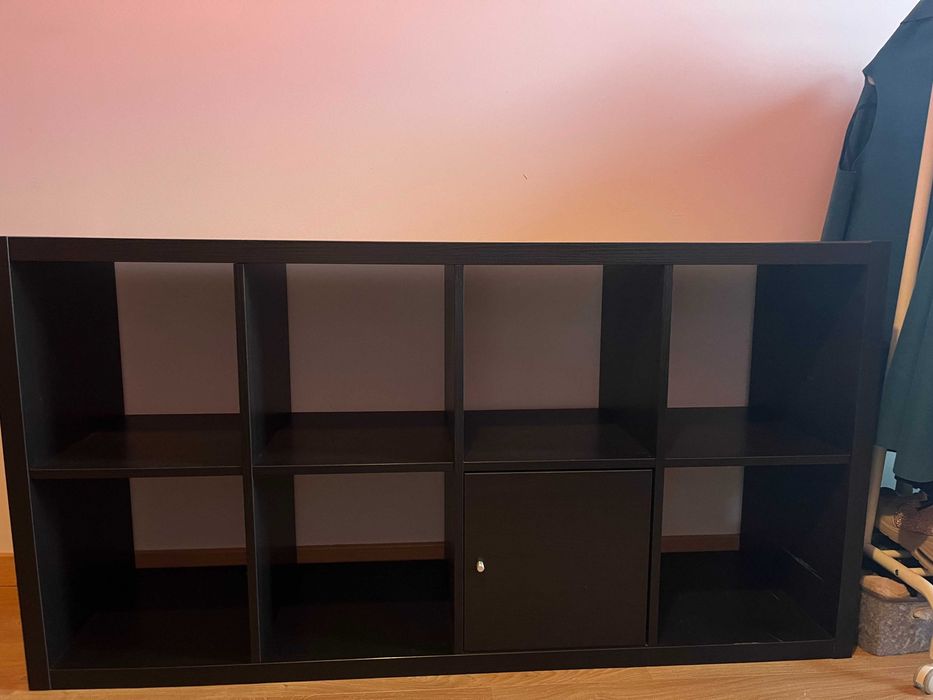 Estante IKEA KALLAX  preto-castanho 8 cubos (com porta)