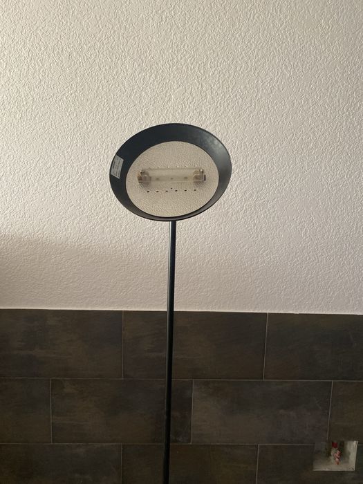 Candeeiro de pe alto com regulador de intensidade
