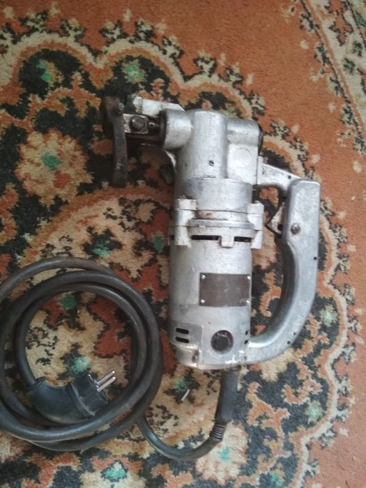 Електроножиці по металу