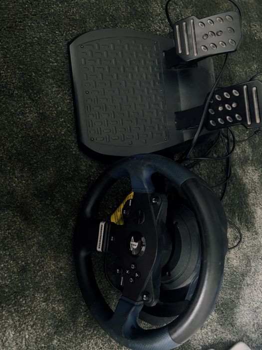 Thrustmaster T150 usado