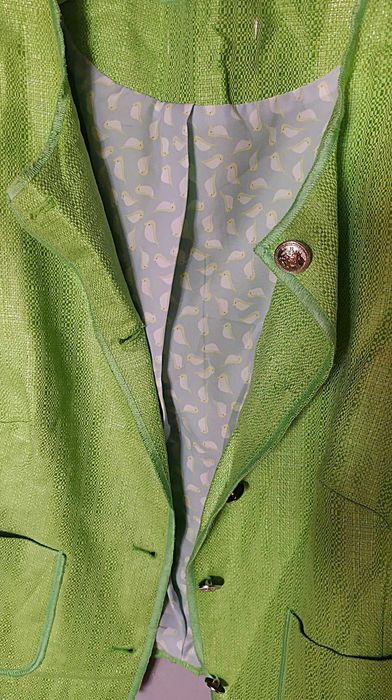 Krótki,prosty żakiet