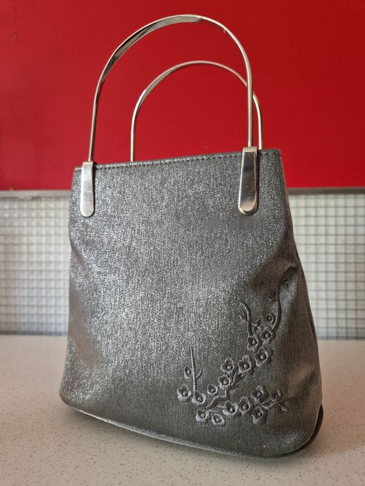 Torebka srebrna mała do ręki Dorothy Perkins