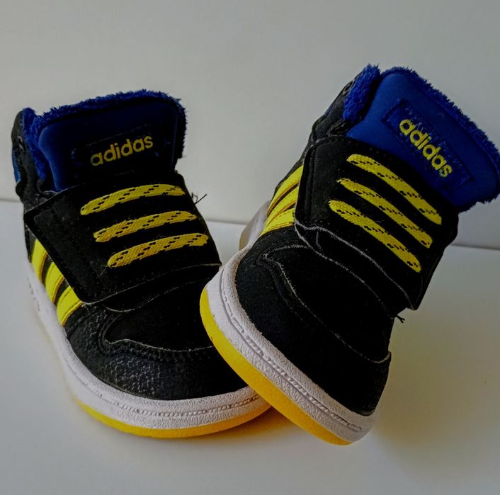 Butki adidas chłopięce