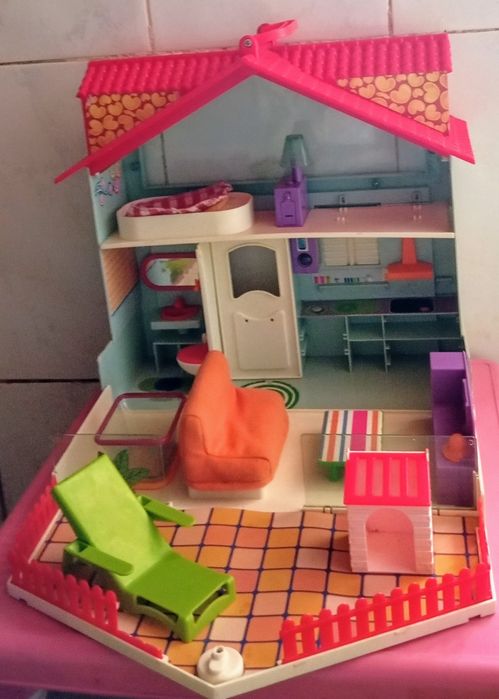 Barriguitas Supermercado Continente e casa maleta para reaproveitar.