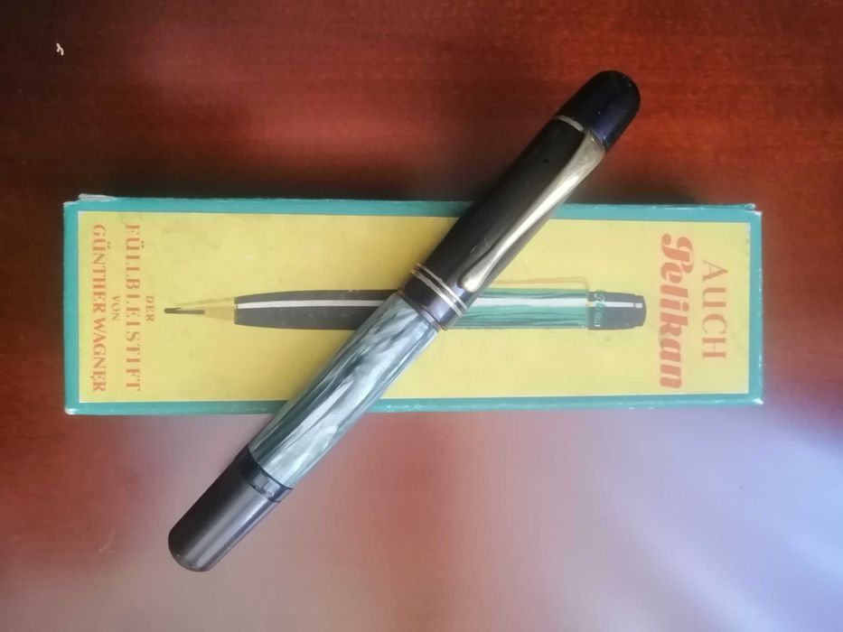 Canetas - caixa de lapiseira Pelikan antiga