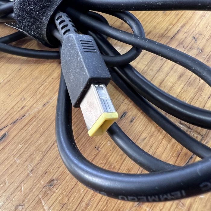 Carregador original Lenovo ADLX90NLC3A Adaptador