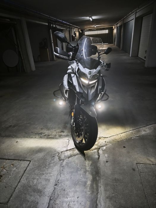 Moto Benelli TRK 502