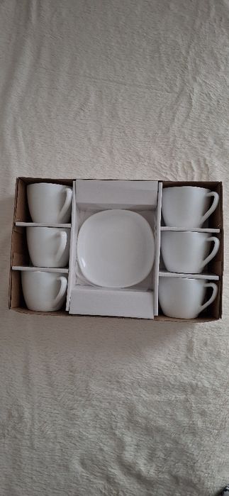 Filiżanki 6 szt 1 talerzyk