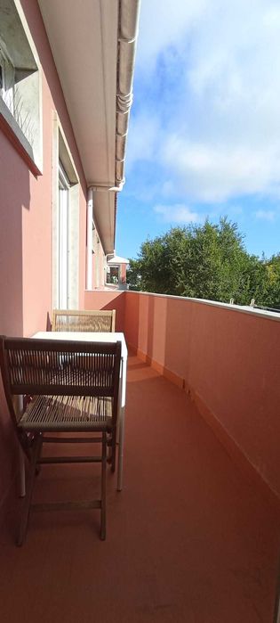 Quartos em Oeiras para estudantes — 5 MIN A PÉ DA NOVA SBE — DISPONÍVEIS IMEDIATAMENTE