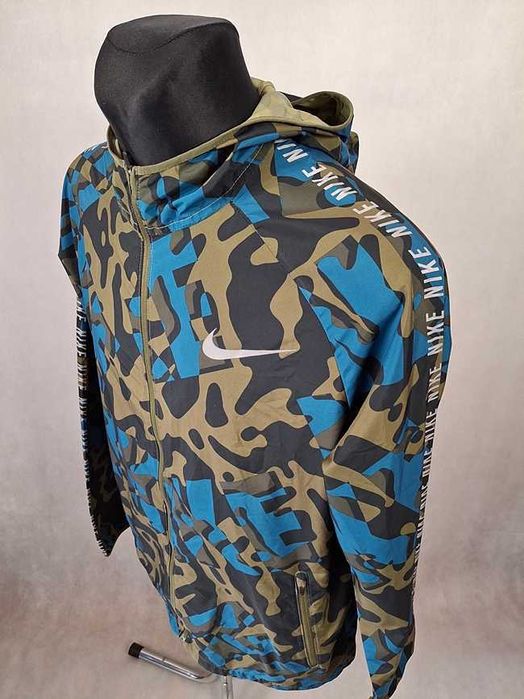 Nike Essentialis Camo Dubai Windrunner Kurtka męska do biegania L