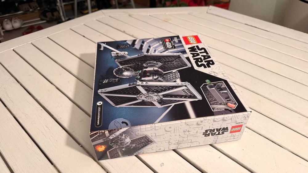 LEGO Star Wars Imperial TIE Fighter 75300 – Novo Selado