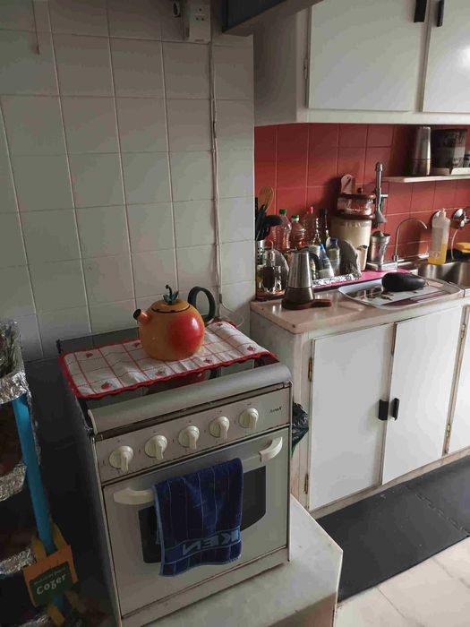 Aluga-se quarto para estudante perto do metro Sete Rios