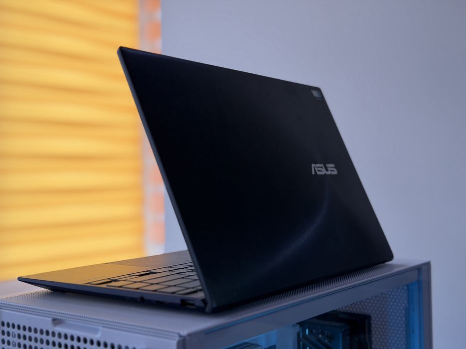 ASUS ZenBook UM425I 【ジャンク】 Ноутбук ASUS ZenBook 14 UM425UA / AMD Ryzen™ 5 5500U, 6 ядер / 16