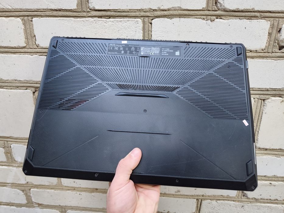 17.3" Ігровий ноутбук ASUS Tuf (Ryzen 5 3550H/16/500/GTX 1650 4gb)