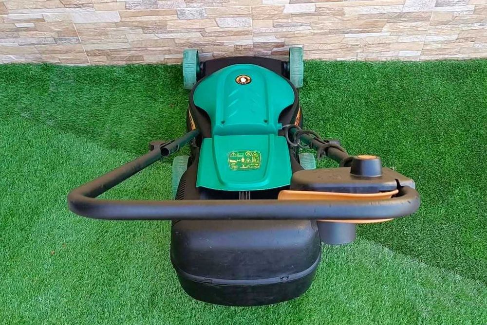 Corta Relvas Black&Decker