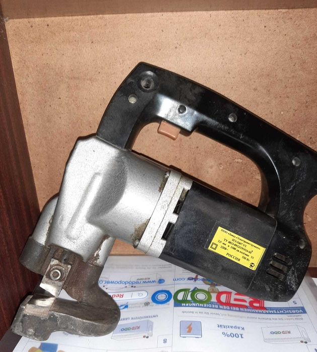 Продам ножеці електричні по металу модель ИЕ-5407 У2 б/в