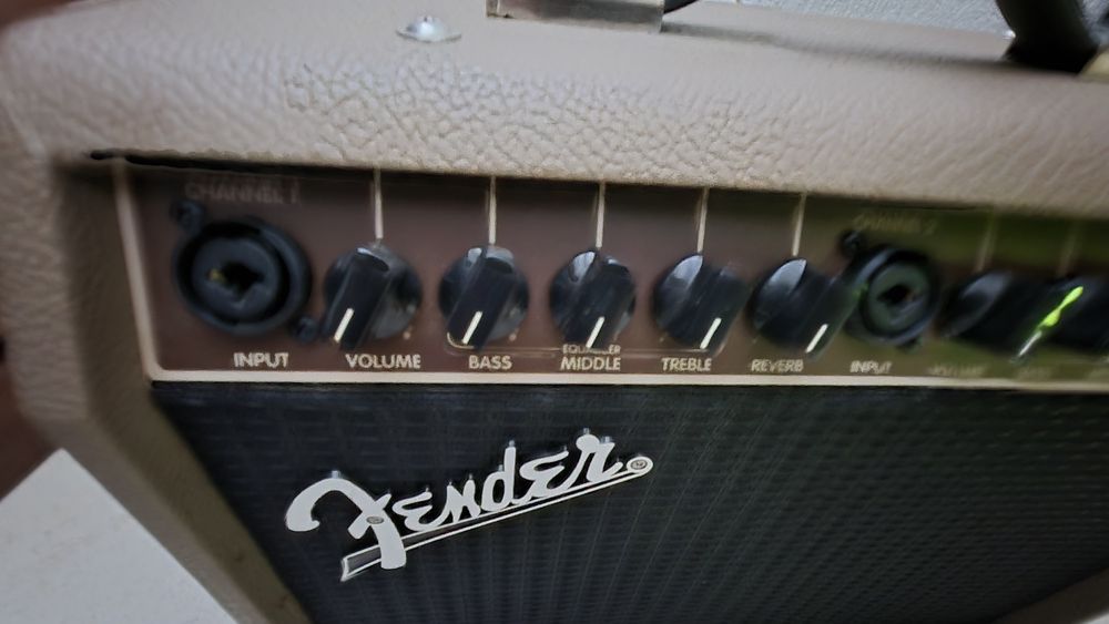 Amplificador Fender Acoustasonic 40