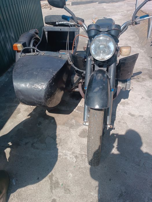 Мотоцикл Дніпро.