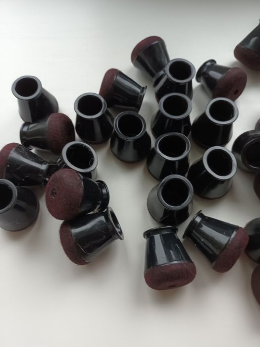 Защитные накладки на ножки стульев