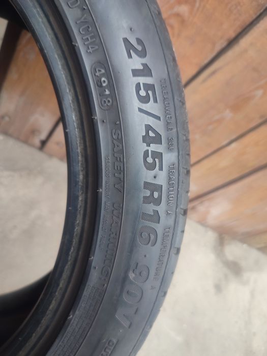 Dwie opony Kumho Ecesta Hs51 215/45/16 90V XL