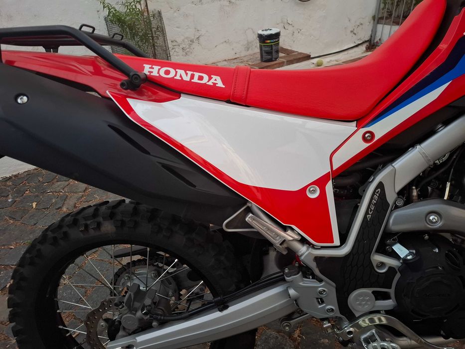 Tampa lateral direita para a Honda CRF300L