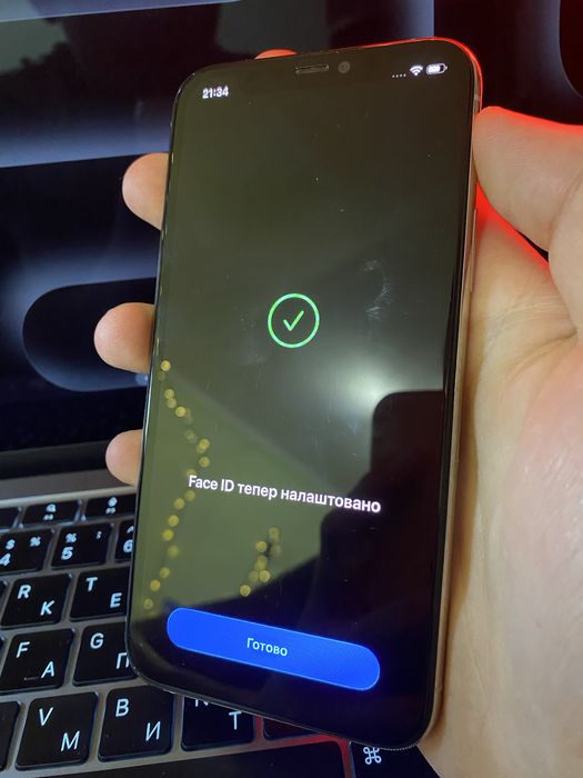 iPhone 11 pro 64 100%