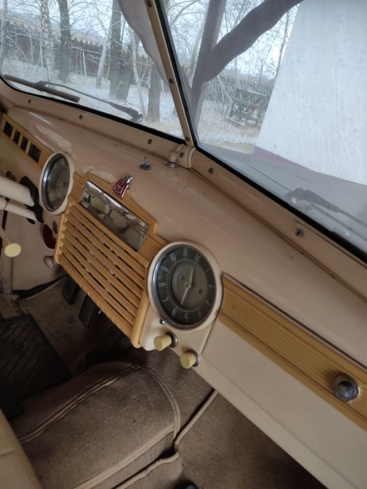 Ретро автомобіль