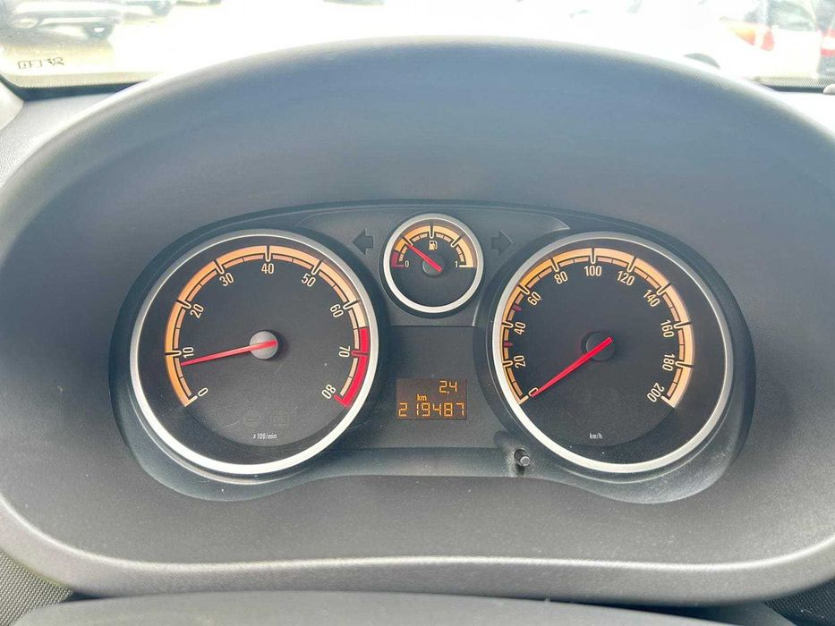 Opel Corsa 1.2I Black Edition