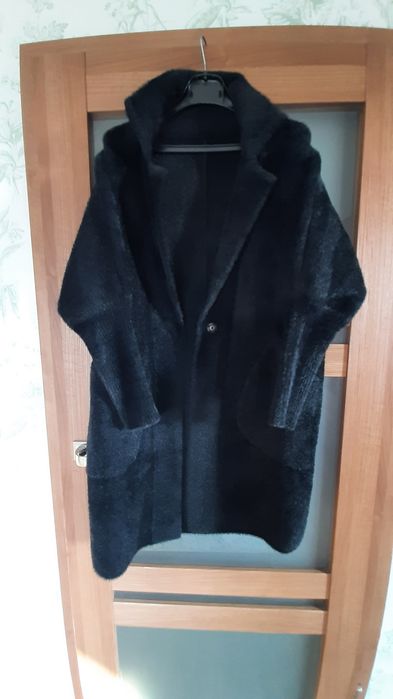 Płaszczyk mini z alpaki czarny