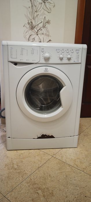 Пральна машина Indesit