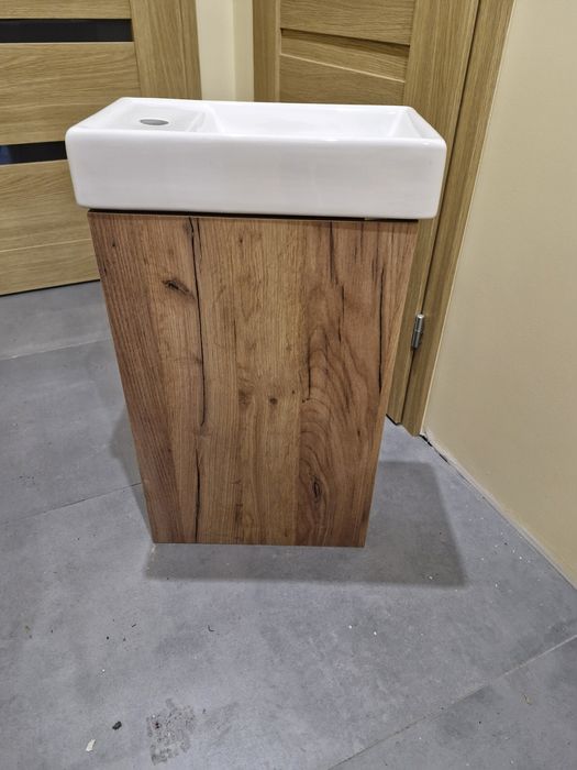 Szafka łazienkowa z umywalką