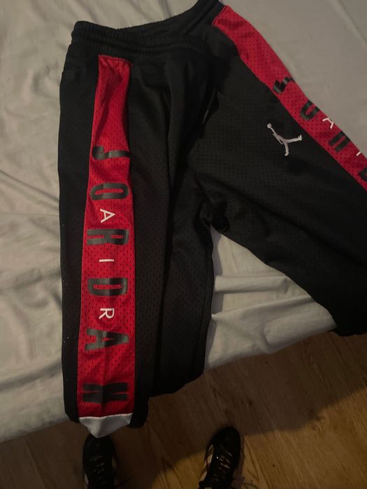Calças Pretas e vermelhas 12/13 anos Jordan