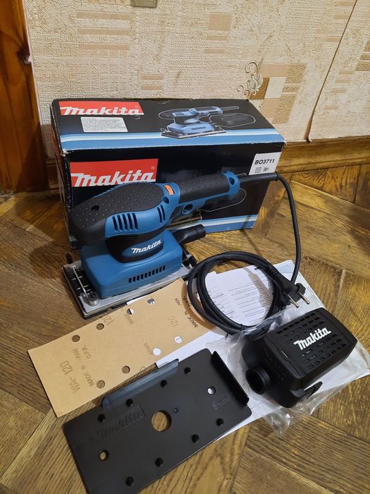 Абсолютно нова,оригінал!!Вібраційна шліфмашина Makita BO 3711,190вт