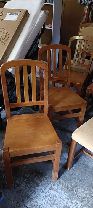 Cadeiras, €10 cada. Levantamento hoje, tudo tem que ir!